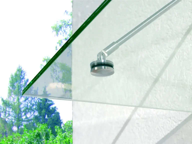 Glasvordach mit Punkthalter im Detail